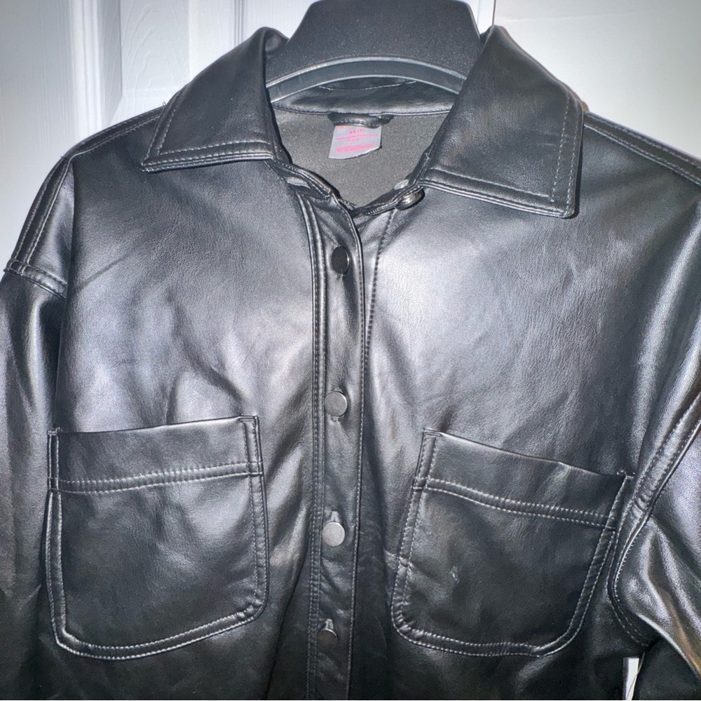No Boundaries Women's XS Black Faux Leather Button-Up Shacket Jacket TopCollard - Picture 6 of 14